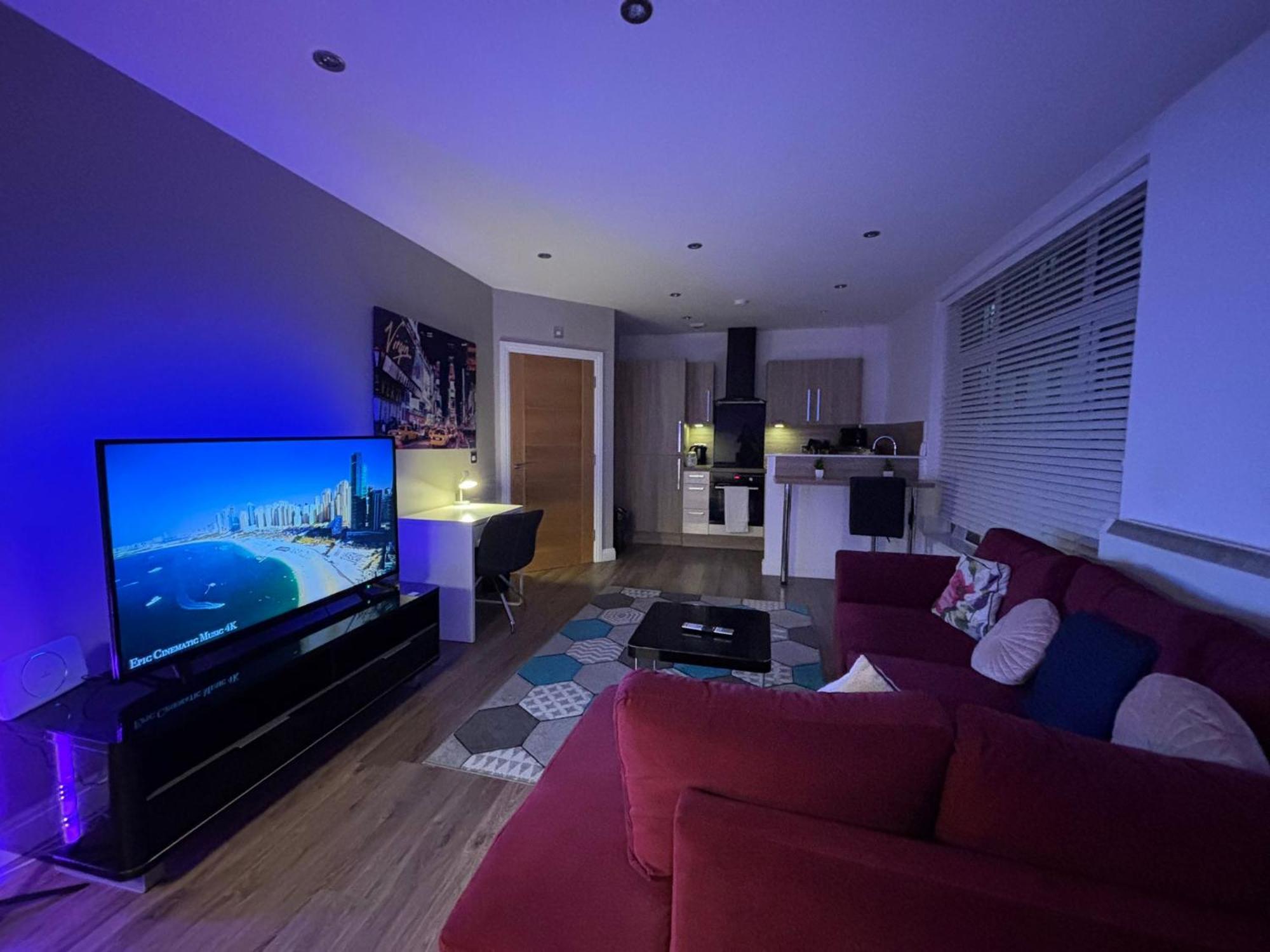 24-7 Secured City Centre Apartments With Free Underground Parking And Wifi Birmingham Kültér fotó