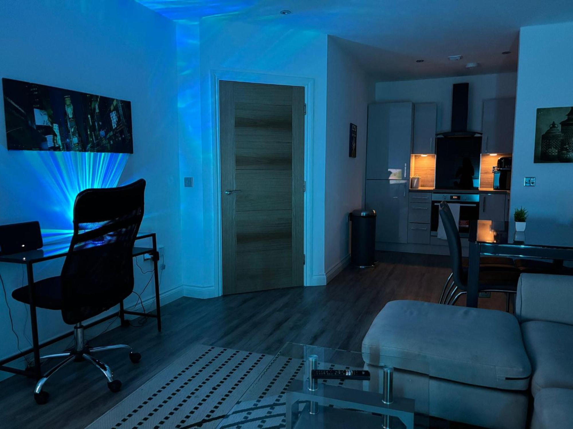 24-7 Secured City Centre Apartments With Free Underground Parking And Wifi Birmingham Kültér fotó