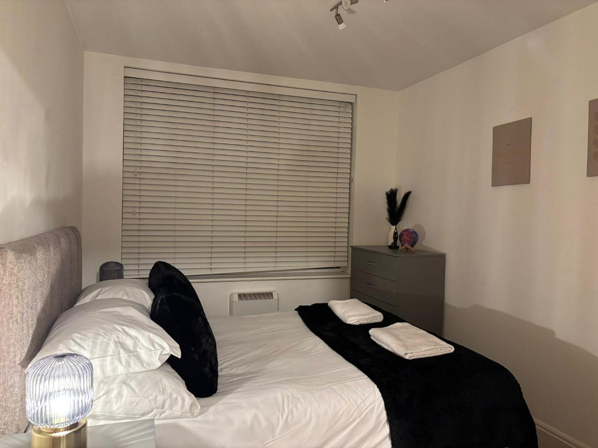 24-7 Secured City Centre Apartments With Free Underground Parking And Wifi Birmingham Kültér fotó