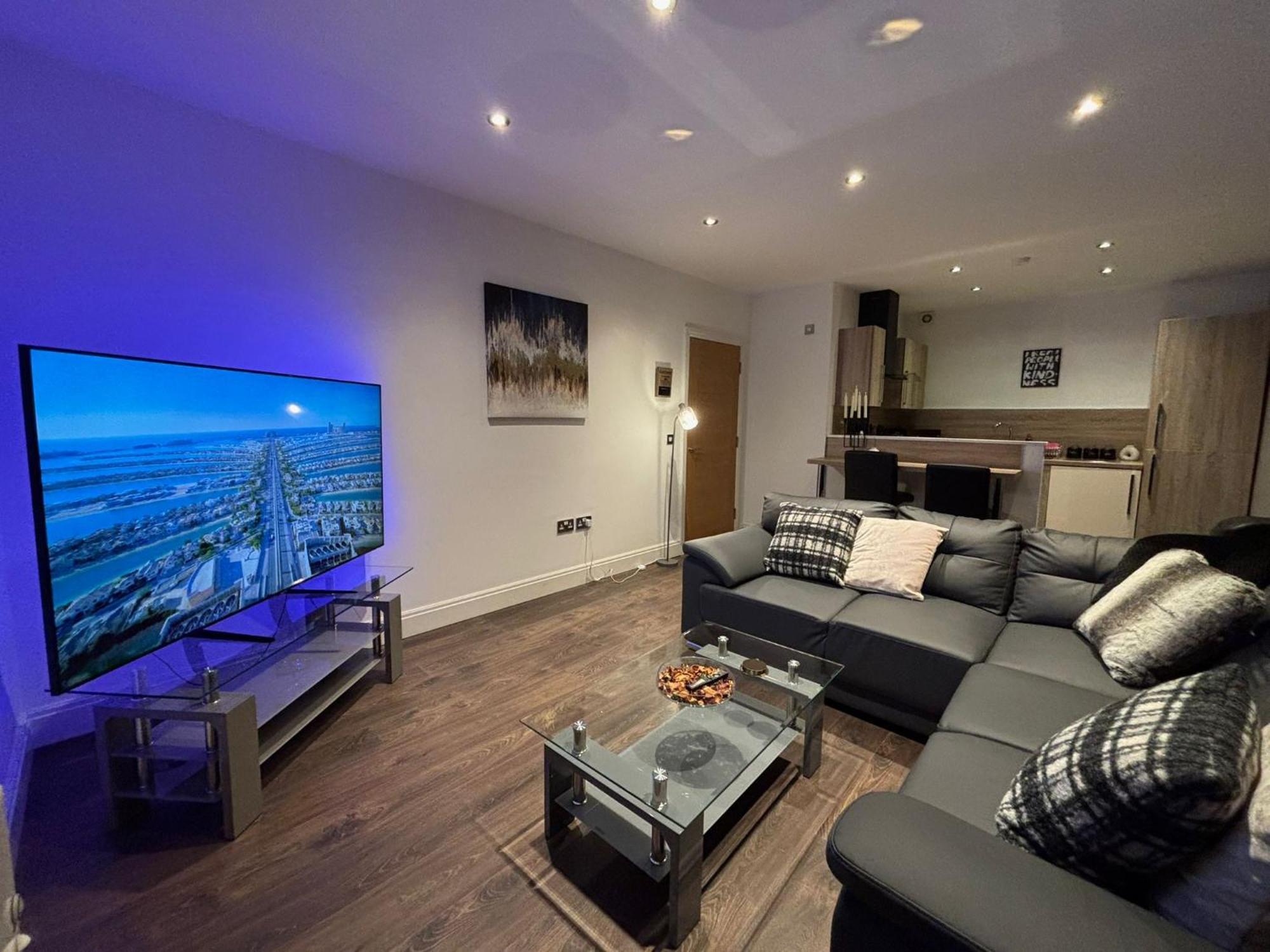 24-7 Secured City Centre Apartments With Free Underground Parking And Wifi Birmingham Kültér fotó