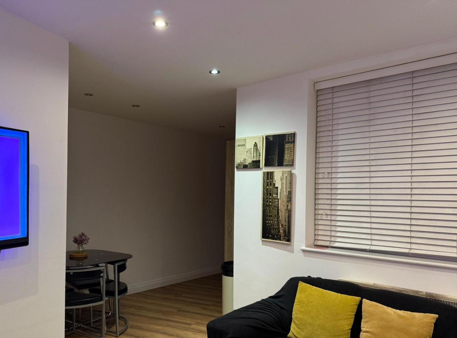 24-7 Secured City Centre Apartments With Free Underground Parking And Wifi Birmingham Kültér fotó