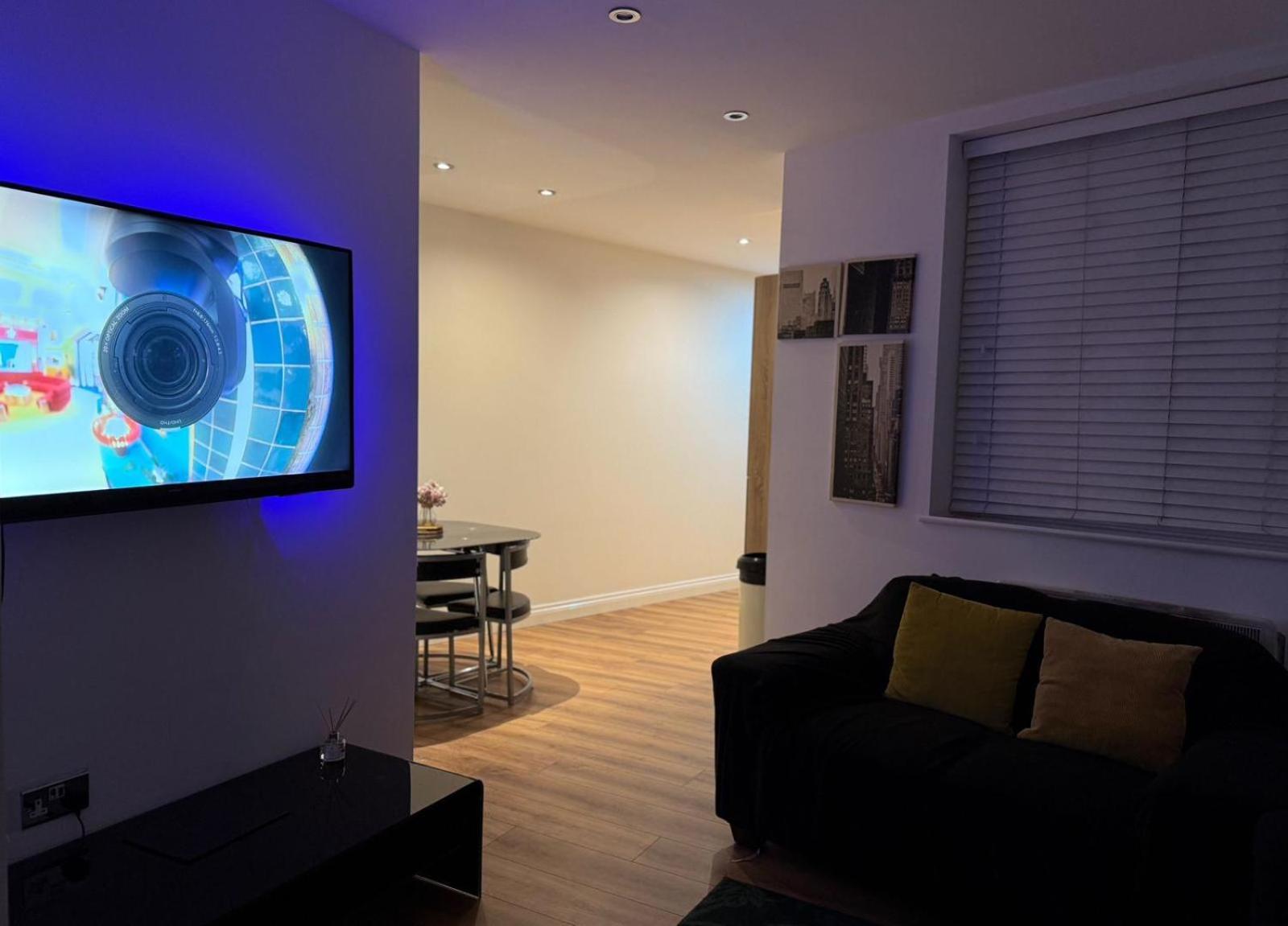 24-7 Secured City Centre Apartments With Free Underground Parking And Wifi Birmingham Kültér fotó